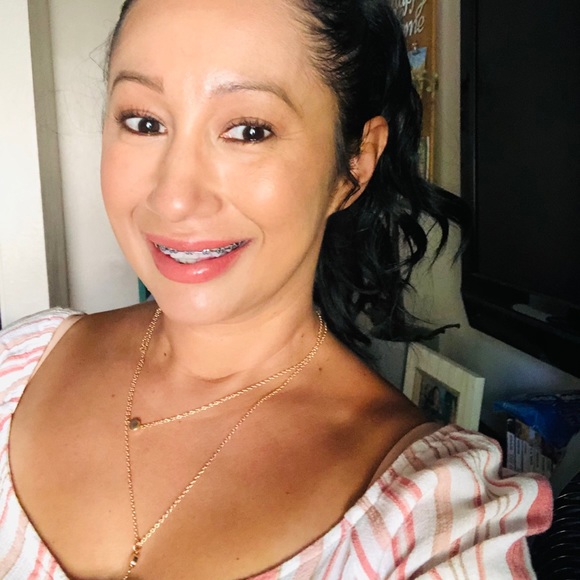 Meet your Posher, Danielle - Picture 1 of 1